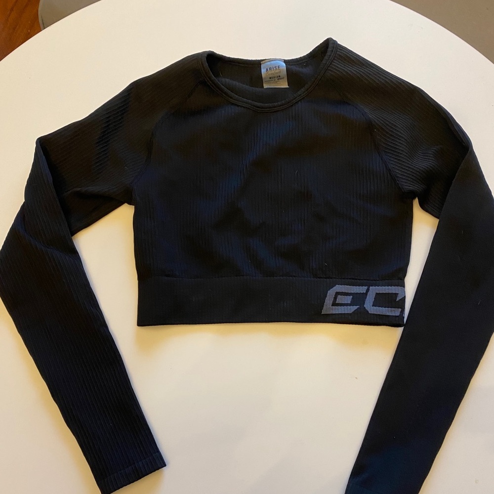 Long sleeve crop top